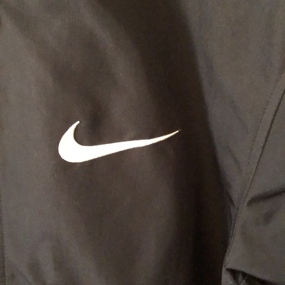 Midweight Nike jacket - Picture 5 of 13